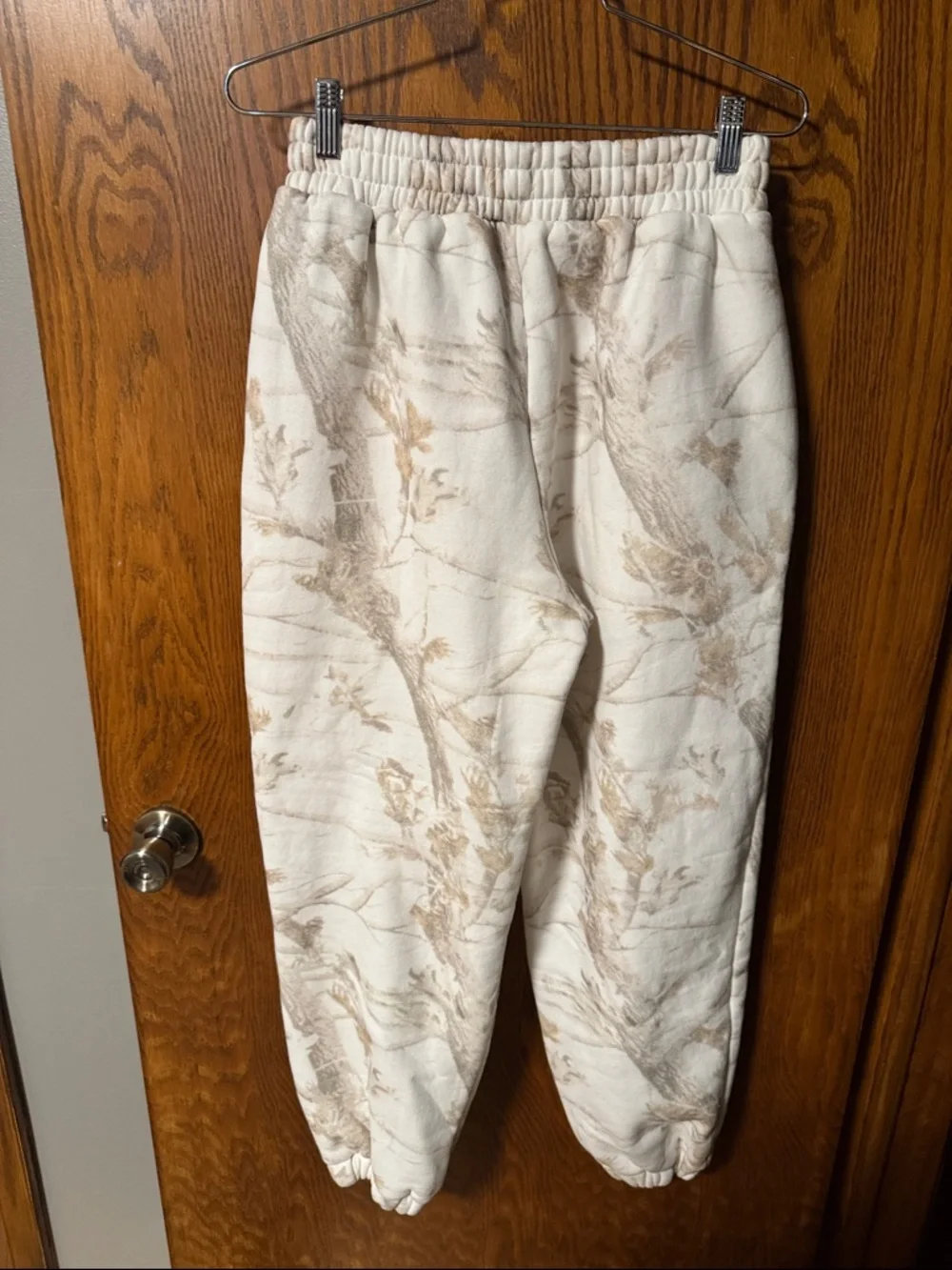 Men's Cream Marble Print Joggers - Picture 4 of 4